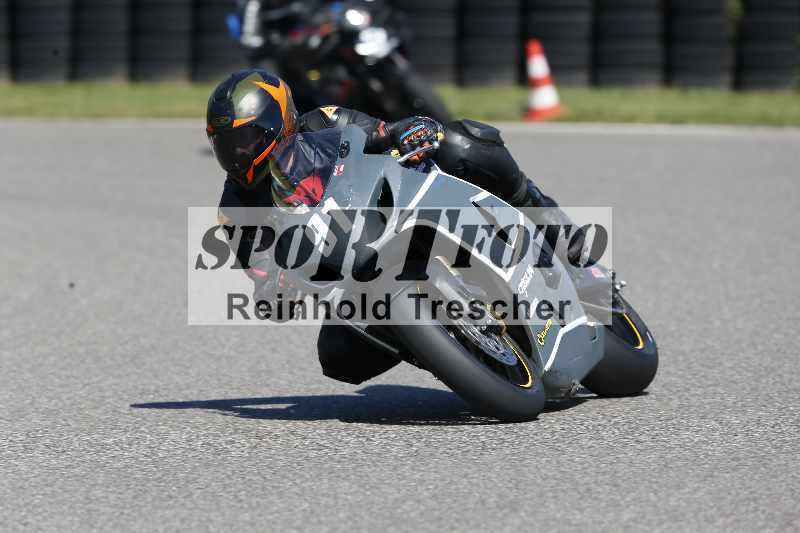 /43 08.08.2025 Discover the Bike ADR/Race 3 rot/91